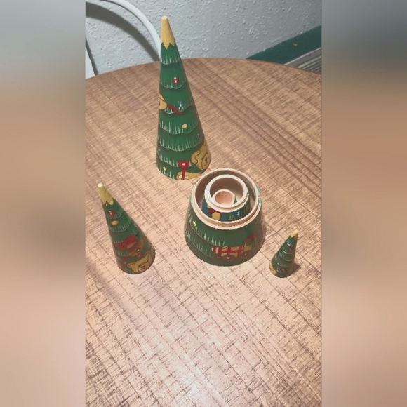 Wood Painted 3 Piece Nesting Christmas Tree Morning Scene Toys Drum Bear Child - Picture 7 of 7